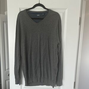 IZOD Men's Gray V-Neck Sweater Size XLT